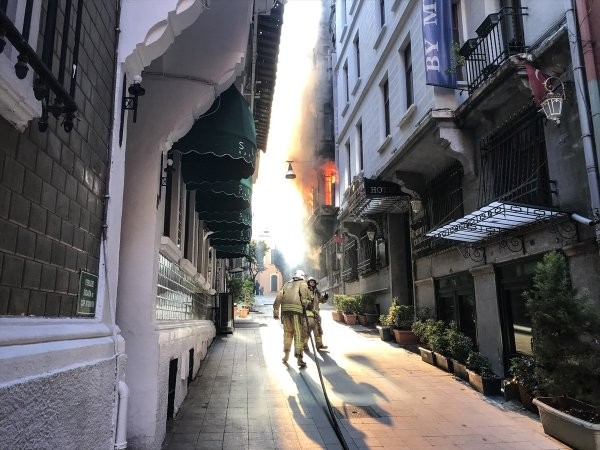 istanbul'da yangın