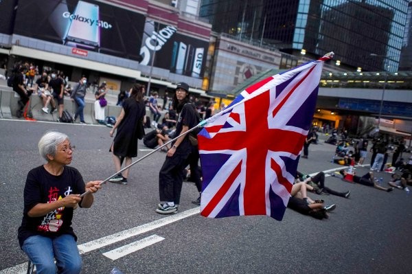 Hong Kong'da göstericileryeniden toplandı