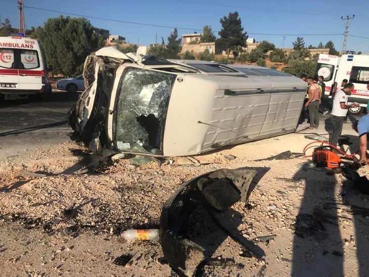 Gaziantep'te trafik kazası: 3 ölü, 12 yaralı