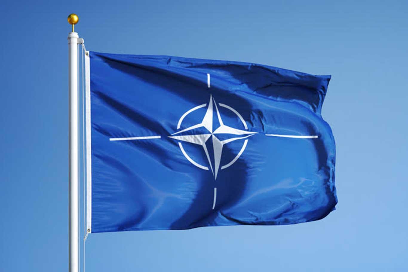Нато 32. NATO флаг. Флаг Альянса НАТО. The North Atlantic Treaty Organization (NATO) флаг. Флаг НАТО 1949.