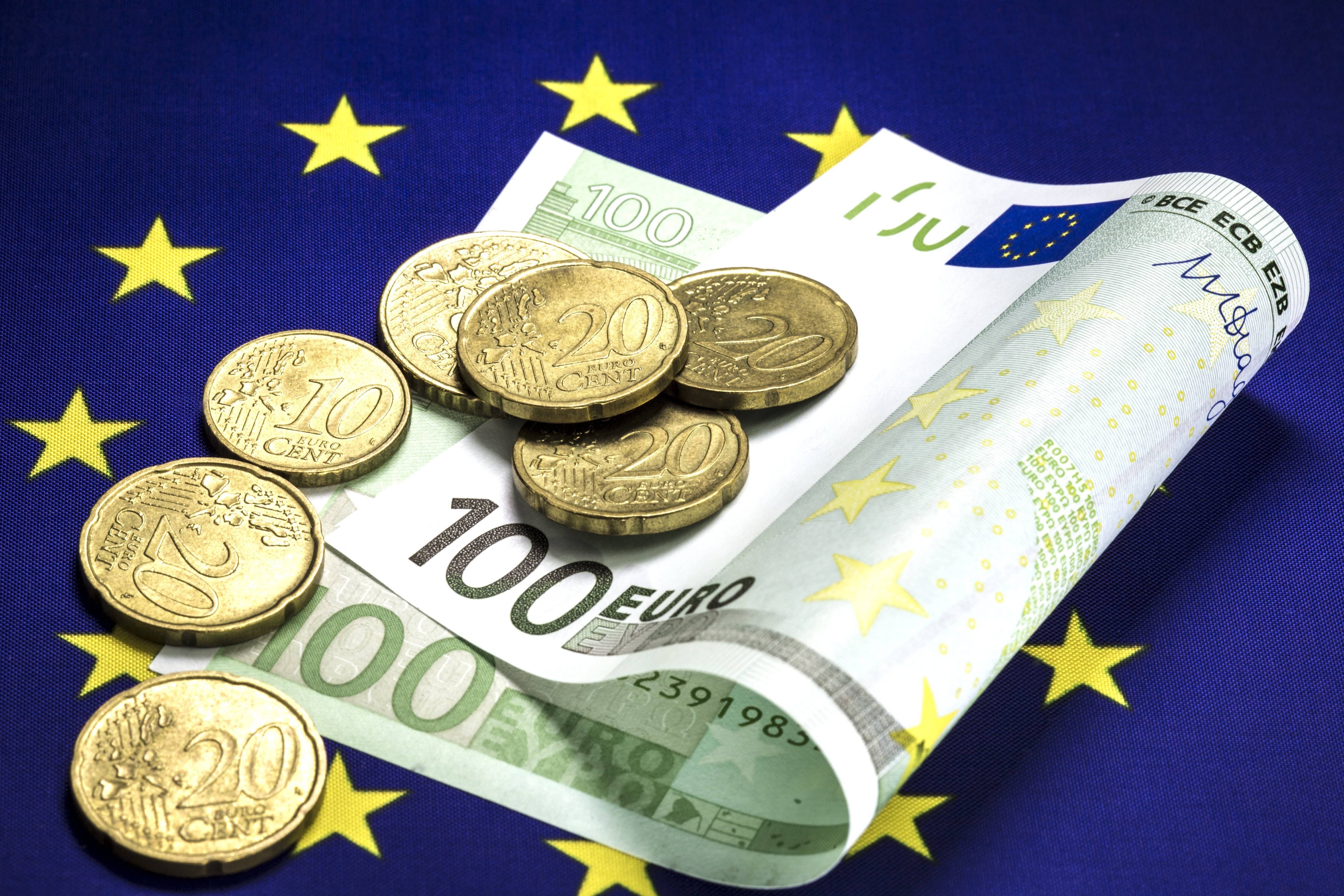 Доллар евро европа. Деньги Евросоюза. Европейский евро. Валюта европейского Союза. Евросоюз евро валюта.