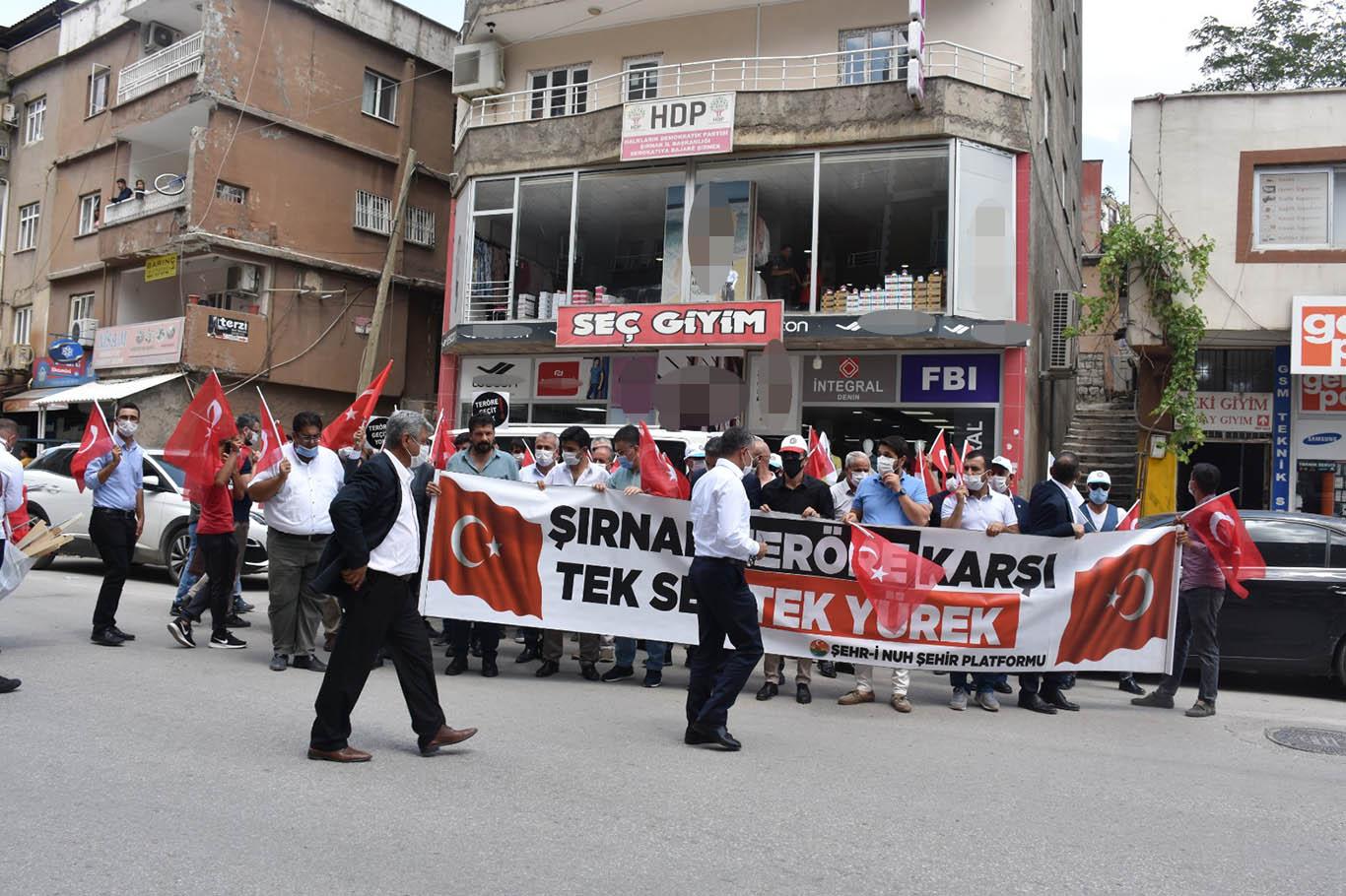 Şırnak'ta HDP binası önünde protesto düzenlendi