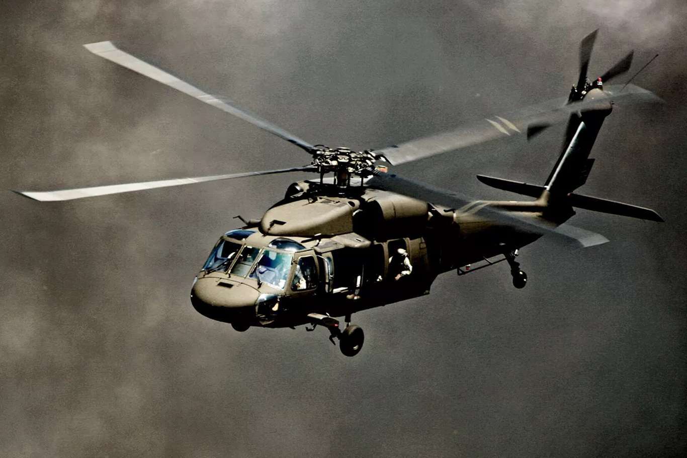 Американские военные вертолеты. Uh-60 Black Hawk. Sikorsky uh-60 Black Hawk. Uh-60 Blackhawk. Американские боевые вертолеты Black Hawk.