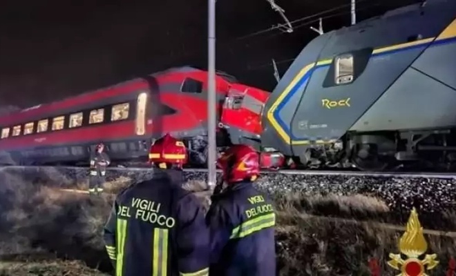 İtalya'da iki tren çarpıştı: Çok sayıda yaralı var