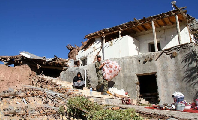 İran'daki depremlerde vefat sayısı artıyor