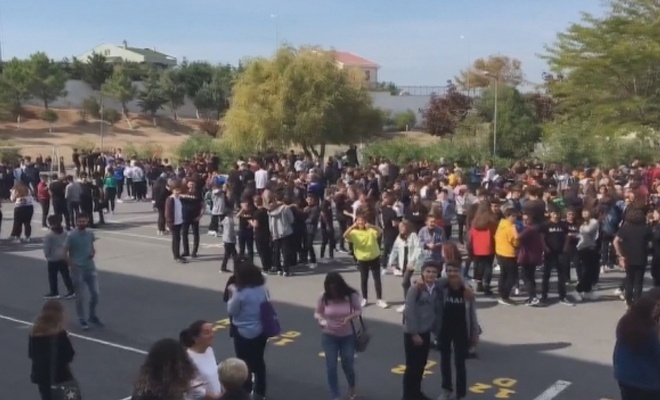 İstanbul'da art arda depremler! Okullar başaltıldı