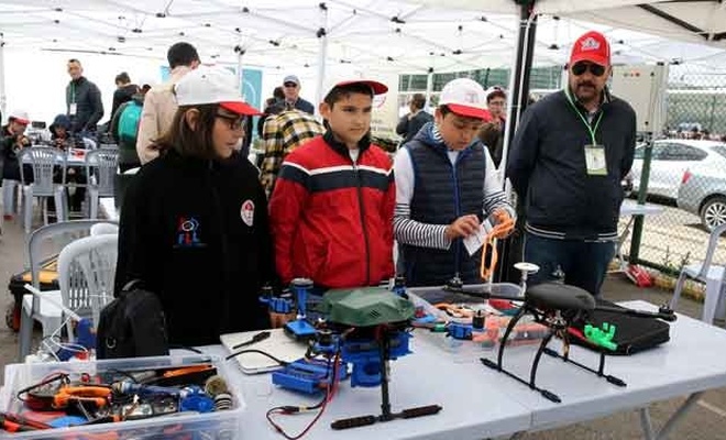 Sivas'ta uluslararası robot yarışması başladı