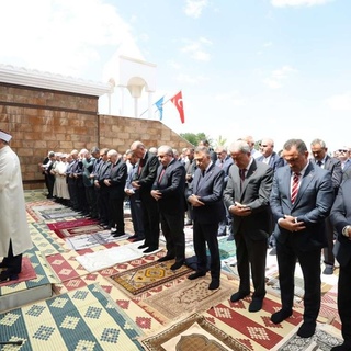 Cumhurbaşkanı Erdoğan Cuma namazını Malazgirt Ovası&#8217;nda eda etti, Nusaybin Medya