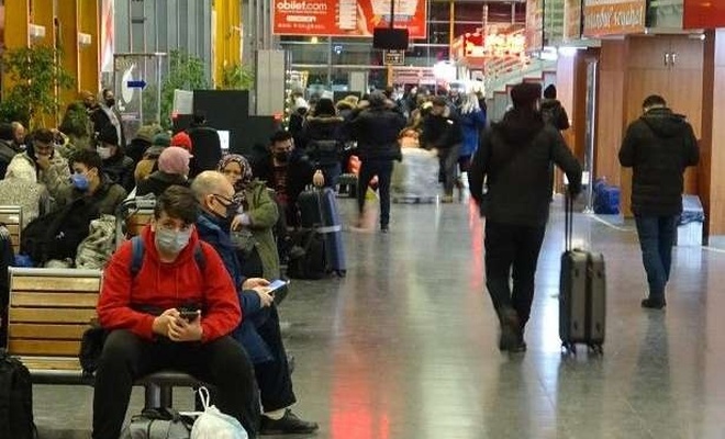 Bursa'da yolcular terminalde mahsur kaldı