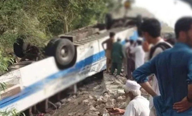Pakistan'da katliam gibi kaza: 19 ölü!