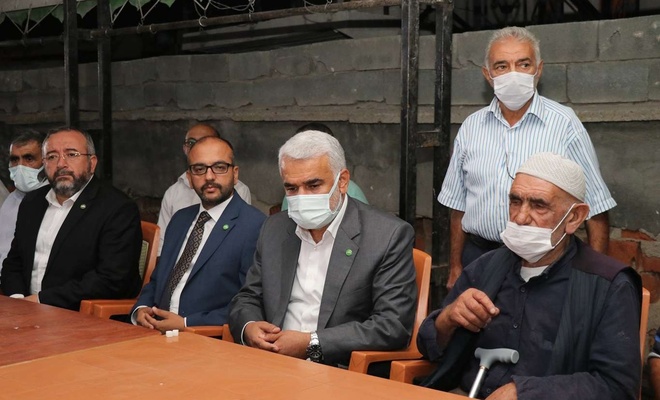 HÜDA PAR Genel Başkanı Yapıcıoğlu'ndan Konya'da 7 ferdi katledilen aileye taziye ziyareti
