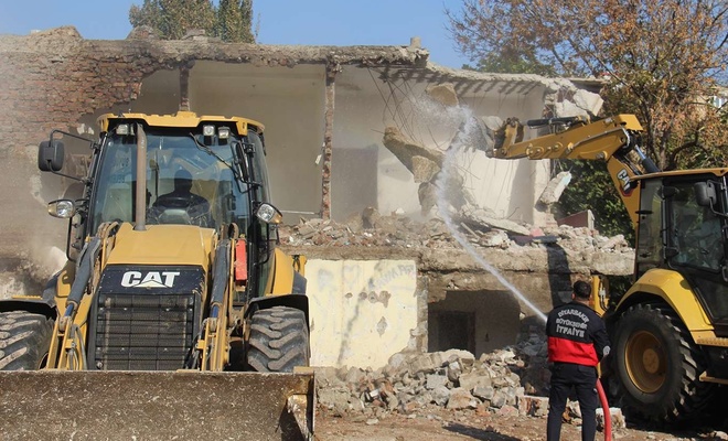 Bağlar'da Kentsel dönüşüm Projesi için yıkım çalışmaları başladı