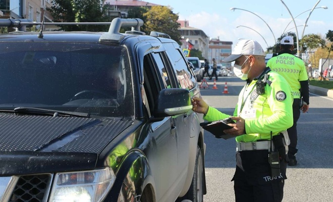 Emniyet kemeri kullanmayan 10 bin sürücüye ceza