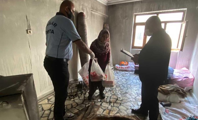 İLKHA'nın haber yaptığı evi yanan aileye Bağlar Belediyesi yardımda bulundu