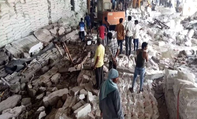 12 نفری که زیر آوارهای دیواری در هند ماندند جان باختند