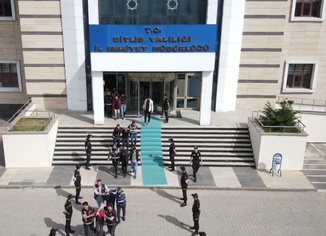 Bitlis merkezli uyuşturucu operasyonunda 12 şüpheli yakalandı