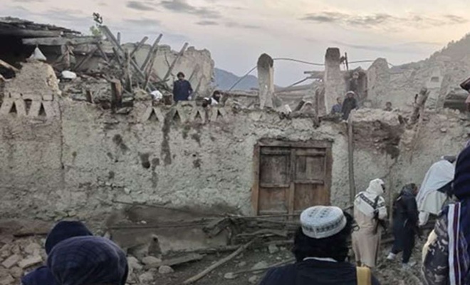 Afganistan'da depremde ölenlerin sayısı 920'e yükseldi: Afgan liderden dünyaya yardım çağrısı
