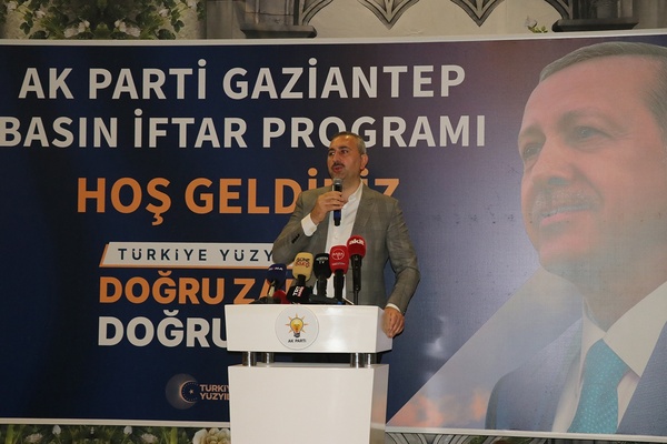 Abdülhamit Gül: Yeni Ve Sivil Bir Anayasaya Ihtiyaç Var - Doğruhaber