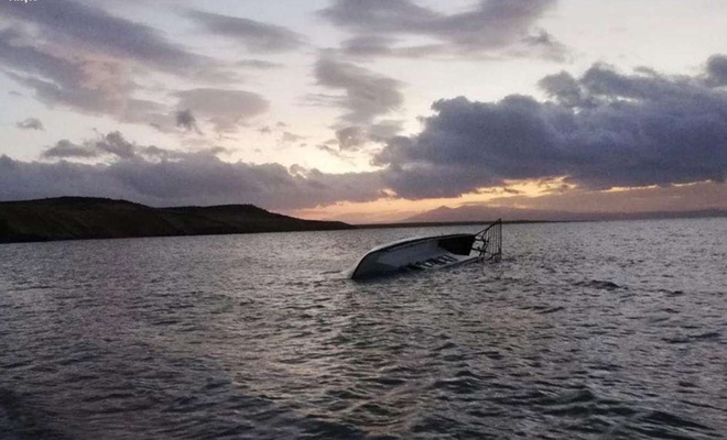 27 people drown while trying to cross the English Channel in inflatable boat