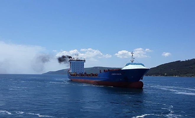Çanakkale Boğazı'nda arızalanan konteyner gemisi güvenli bölgeye demirletilecek
