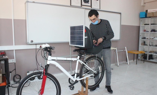 Genç öğrenciden sensörlü baston ve güneş enerjili bisiklet projesi