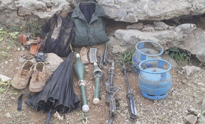 ​PKK mensuplarına ait silah ve yaşam malzemesi ele geçirildi