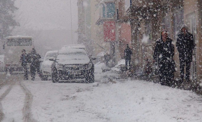Meteoroloji'den İstanbul'a kuvvetli kar yağışı uyarısı