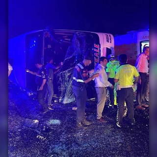 Denizli&#8217;de yolcu otobüsü devrildi: 28 yaralı, Nusaybin Medya