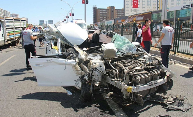 Diyarbakır'daki trafik kazalarında 20 kişi hayatını kaybetti 3 bin kişi yaralandı
