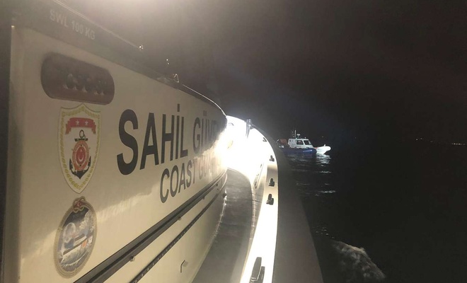 Lastik bot içerisindeki 47 düzensiz göçmen yakalandı