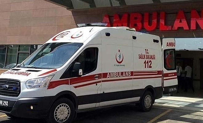 Armutlu'da trafik kazası: 2 ölü, 3 yaralı