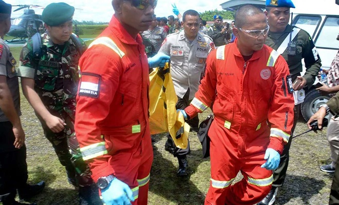 Endonezya'da ayrılıkçılar 8 işçiyi öldürdü