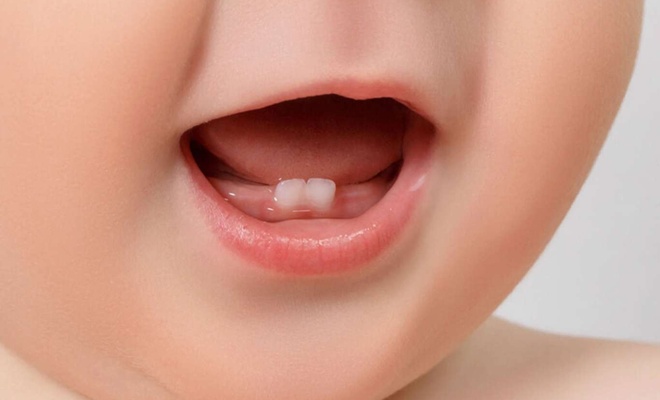 Ağız ve diş bakımı çocukluk döneminde alışkanlıkla başlar