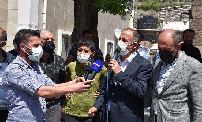 Bitlis esnafından "Dere Üstü Islah Projesi" için basın açıklaması