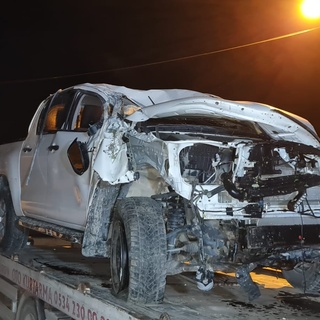 Bursa&#8217;da refüje çarpan otomobilin sürücüsü yaşamını yitirdi, Nusaybin Medya