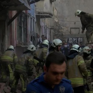 Beyoğlu’nda 4 katlı metruk binanın duvarı çöktü, Nusaybin Medya