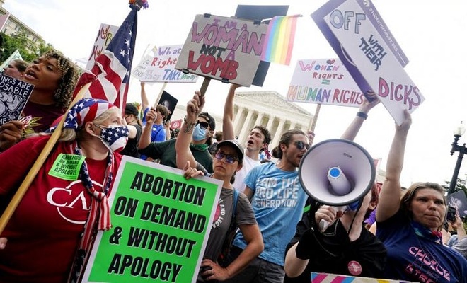 ABD Yüksek Mahkemesi kürtajı kararı ülkede yeni tartışmalara yol açtı!