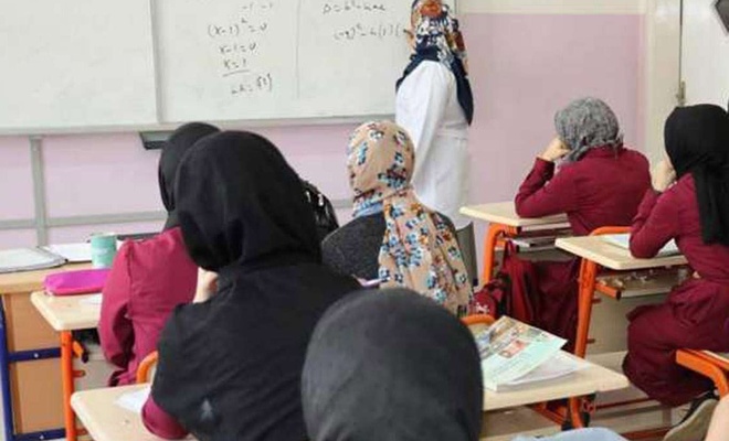Bakan Özer'den "ara tatil" açıklaması: Öğretmenler eğitimlerini online alacak