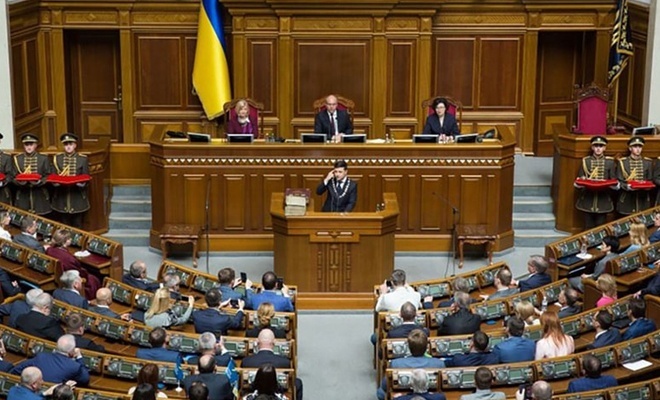 Ukrayna'da milletvekili dokunulmazlıkları kaldırıldı
