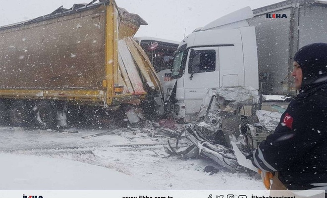 2 قتلى في حادث متسلسل للسيارات جراء الثلوج في محافظة ماردين بتركيا