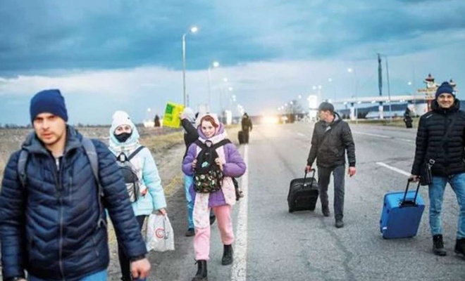 BM: Ukrayna'da 12,8 milyon kişi evini terk etti