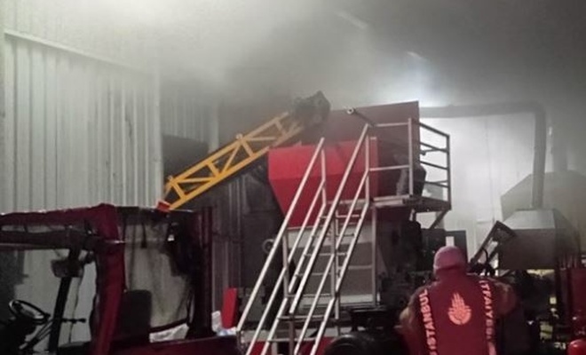 Silivri'de geri dönüşüm fabrikasında yangın
