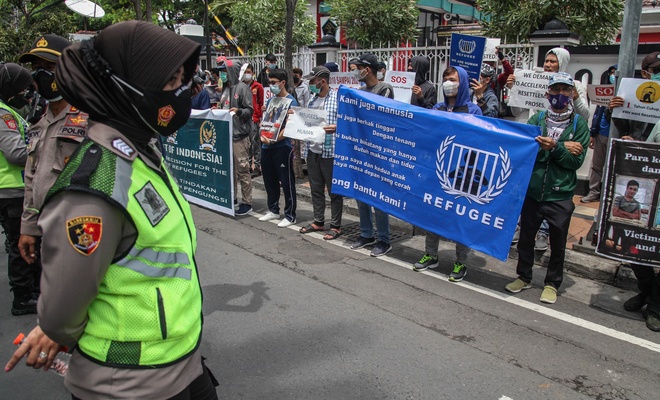 Endonezya'da Afgan sığınmacılardan protesto