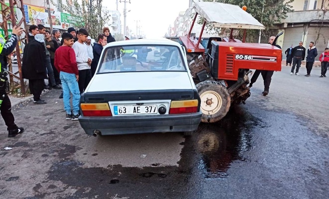 Şanlıurfa'da otomobil ile traktör çarpıştı: 4 yaralı