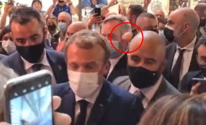 Macron'a yumurtalı protesto