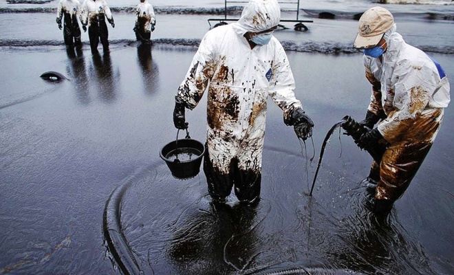 İspanyol şirket: Okyanusa 10 bin varil petrolümüz aktı
